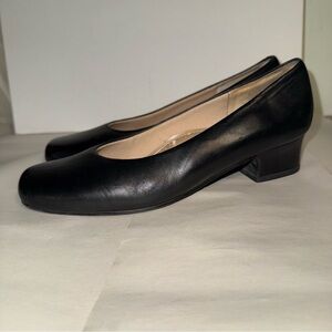Classic Black Women's Leather Shoes
